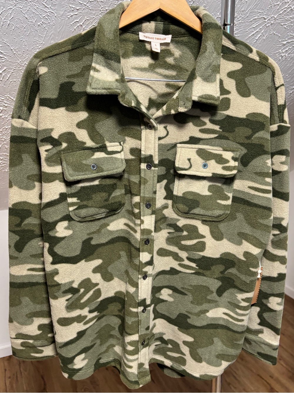 NWT fleece camo button down shirt jacket, size large
